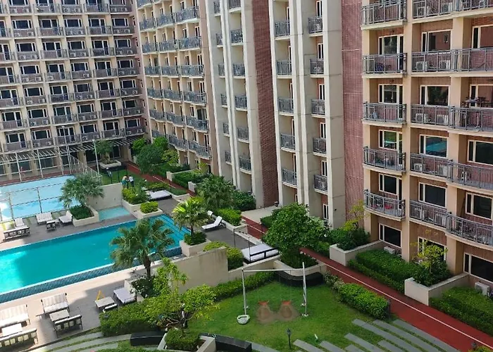 Facing Pool W Balcony Moa Bp1741 Apartment Manila