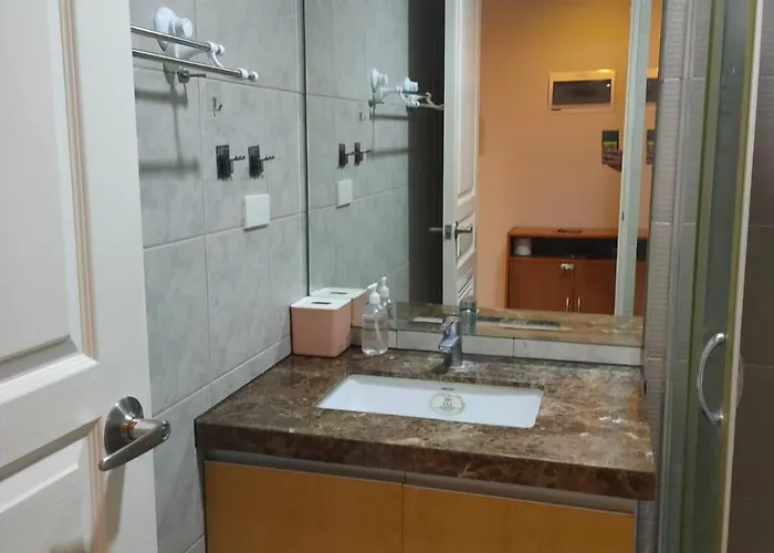 Facing Pool W Balcony Moa Bp1741 Apartment Manila